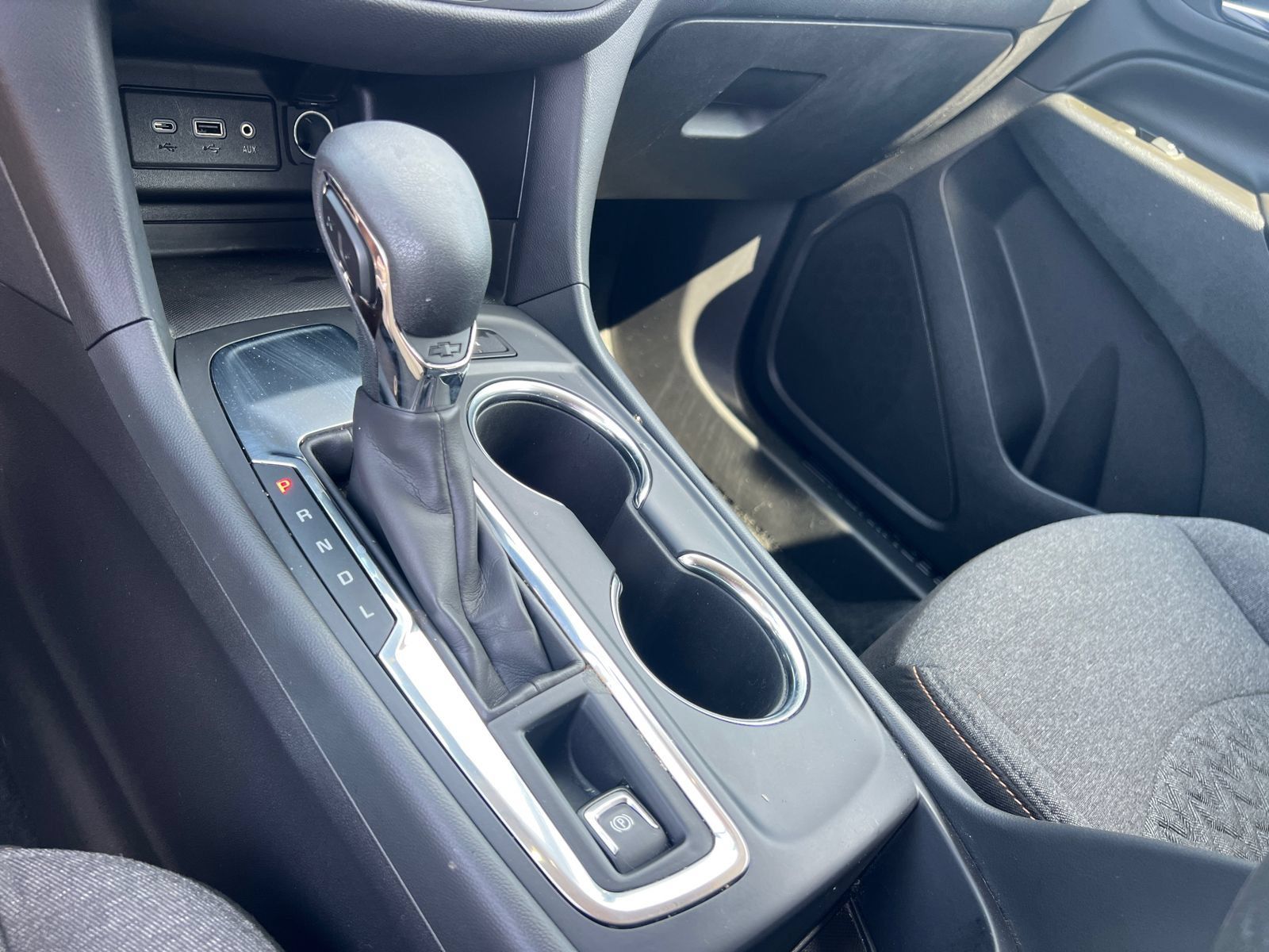 Used 2023 Chevrolet Equinox LT FWD image 34