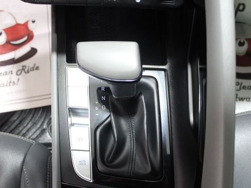 Used 2022 Hyundai Elantra SEL w/ Convenience Package image 29