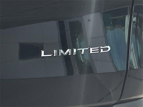 Used 2024 Toyota Grand Highlander Limited image 9