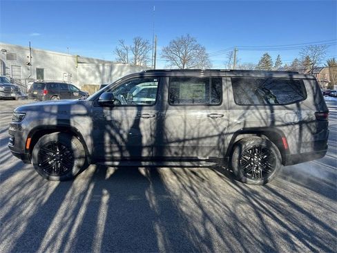 New 2025 Jeep Wagoneer L Series II w/ Premium Group I image 5