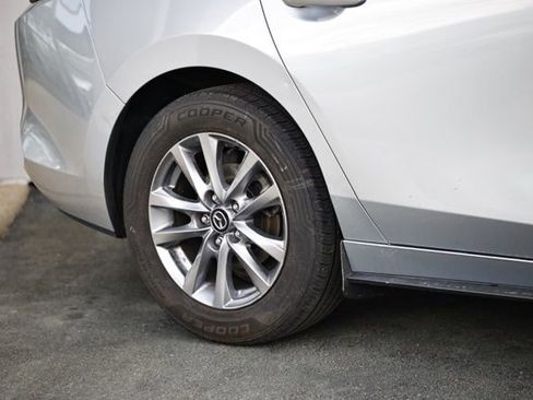 Used 2021 MAZDA MAZDA3 Sedan FWD image 6