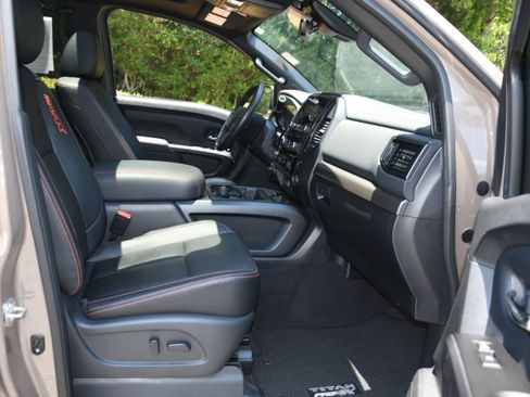 Used 2023 Nissan Titan PRO-4X w/ Pro-4x Convenience Package AWD/4WD image 23