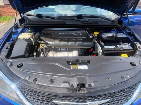 Used 2015 Chrysler 200 Limited FWD image 11