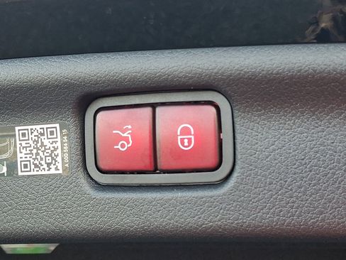 Certified 2025 Mercedes-Benz C 300 4MATIC Sedan image 29