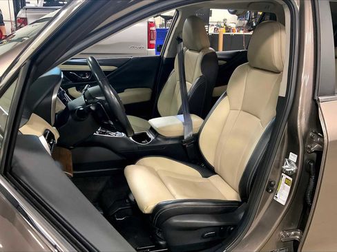 Certified 2021 Subaru Outback Limited image 8