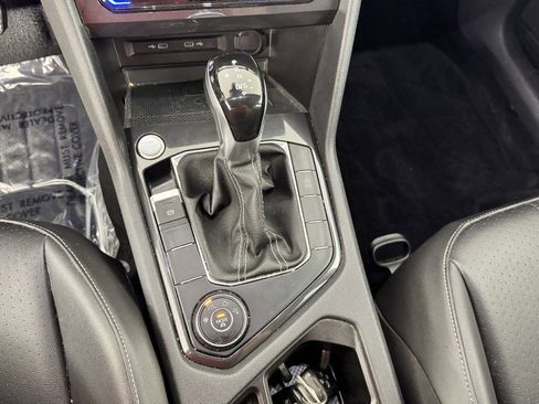 Used 2022 Volkswagen Tiguan SE image 20