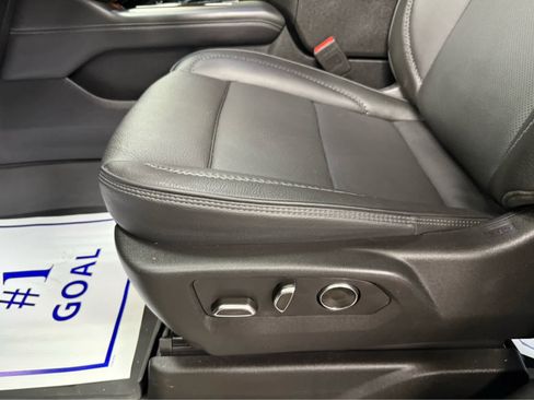 Used 2025 GMC Yukon Denali w/ Sun & Power Step Package image 15