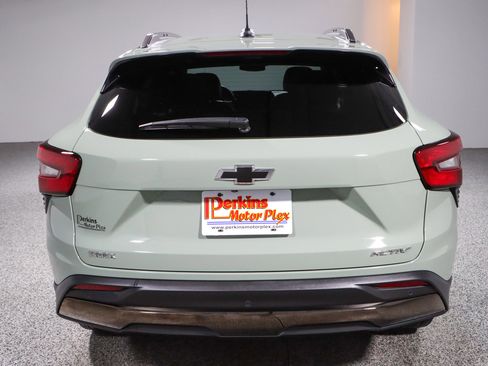 Used 2025 Chevrolet Trax ACTIV w/ Driver Confidence Package image 8