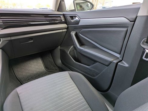 Certified 2025 Volkswagen Jetta S image 18