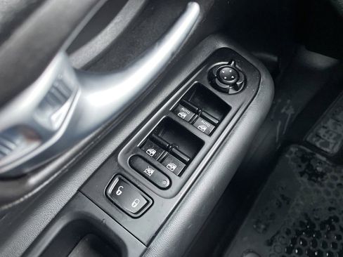 Used 2022 Jeep Renegade Altitude w/ Sun/Sound Group image 24