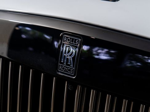 Used 2023 Rolls-Royce Cullinan Black Badge image 21