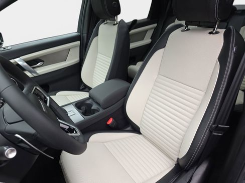 New 2026 Land Rover Discovery Sport Landmark AWD/4WD image 15