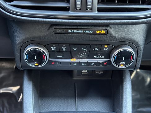 Used 2025 Ford Escape ST-Line Select AWD/4WD image 28