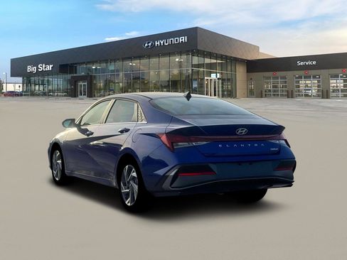 New 2026 Hyundai Elantra Limited FWD image 5