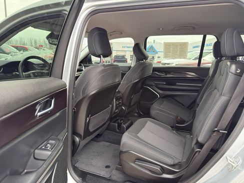 Used 2022 Jeep Grand Cherokee L Laredo w/ Luxury Tech Group I image 30