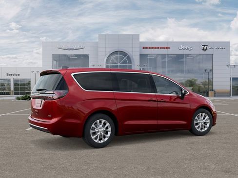 New 2026 Chrysler Pacifica Select image 4