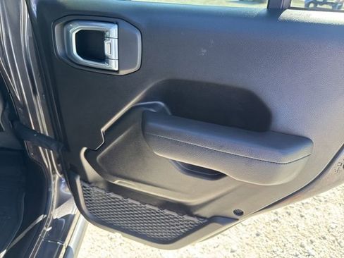 Used 2024 Jeep Wrangler Unlimited Rubicon image 22