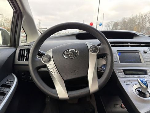 Used 2013 Toyota Prius Two image 14