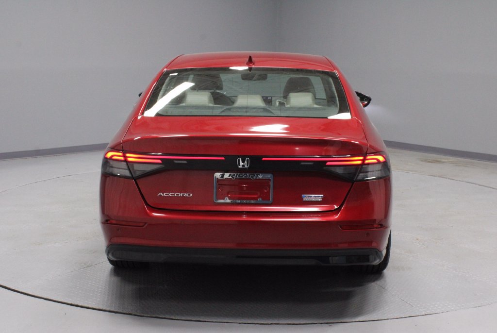 Used 2024 Honda Accord Touring image 9
