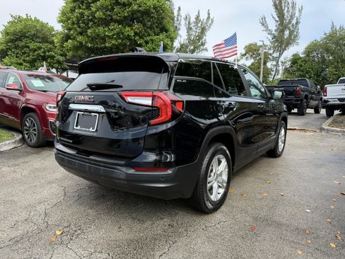 Used 2023 GMC Terrain SLE image 5
