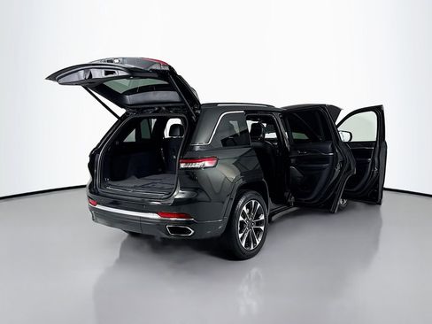 Used 2023 Jeep Grand Cherokee Overland w/ Advanced Protech Group III image 30