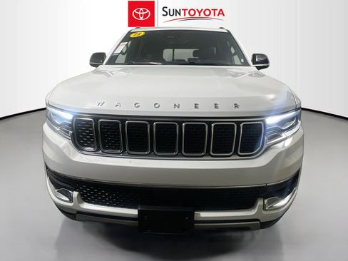 Used 2023 Jeep Wagoneer L Series II image 10