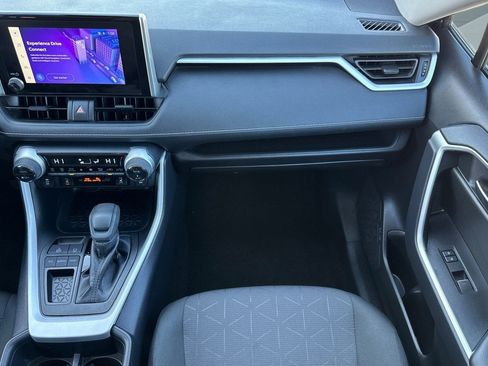Used 2025 Toyota RAV4 XLE image 29