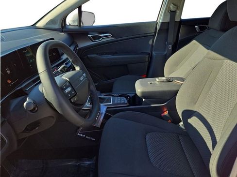 New 2026 Kia Sportage LX w/ LX Convenience Package FWD image 18
