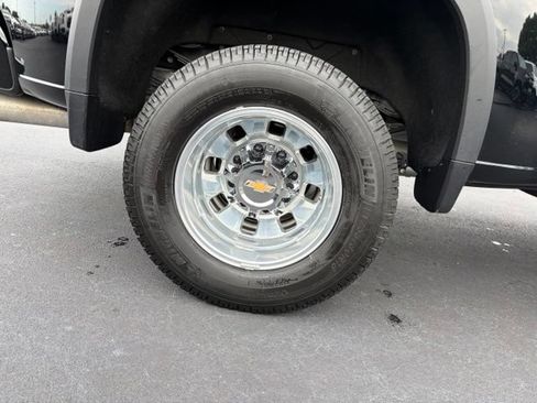 Used 2025 Chevrolet Silverado 3500 High Country AWD/4WD image 7