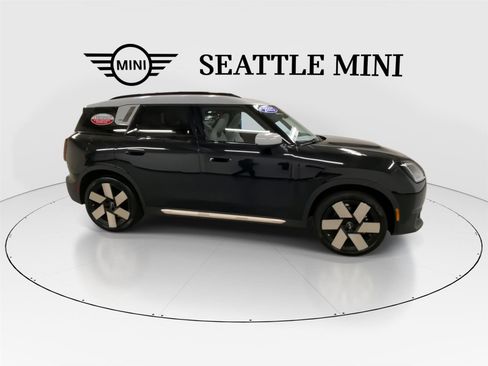 Certified 2025 MINI Cooper Countryman S w/ Comfort Package Max image 13