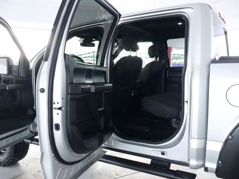 Used 2019 Ford F150 XLT w/ Equipment Group 302A Luxury AWD/4WD image 32