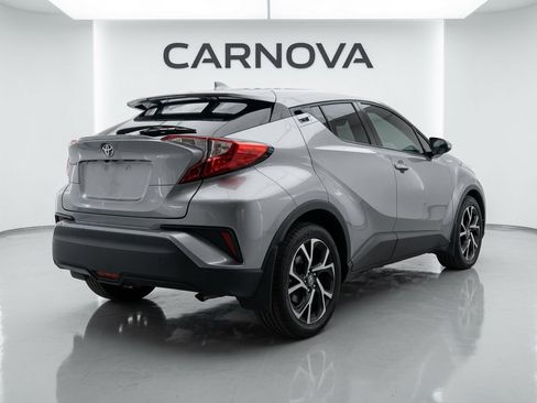 Used 2018 Toyota C-HR XLE FWD image 5