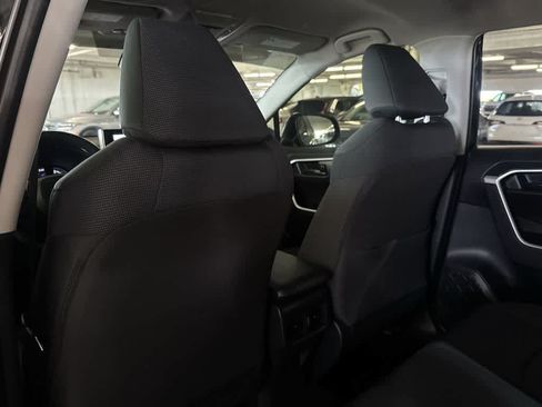 Used 2025 Toyota RAV4 LE AWD/4WD image 22