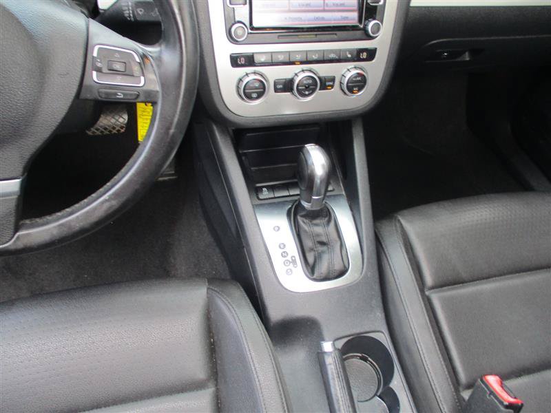 Used 2013 Volkswagen Eos Komfort FWD image 13