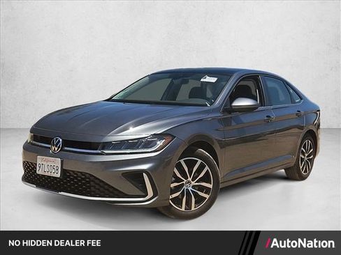 Used 2025 Volkswagen Jetta SE FWD image 1