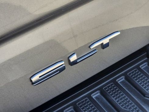 Used 2023 GMC Sierra 1500 SLT image 12