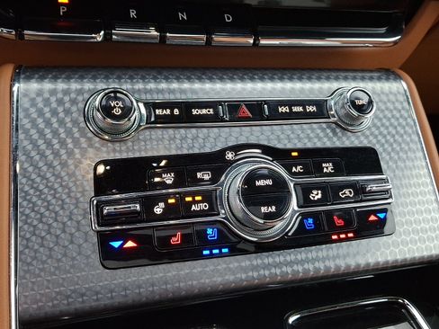 Certified 2023 Lincoln Aviator Black Label AWD/4WD image 18