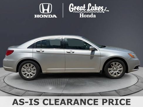 Used 2012 Chrysler 200 LX FWD image 7