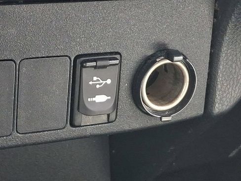 Used 2014 Toyota RAV4 XLE AWD/4WD image 16