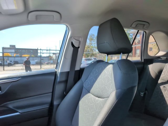 Used 2024 Toyota RAV4 XLE FWD image 23