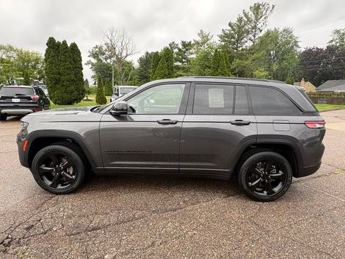 Used 2023 Jeep Grand Cherokee Altitude AWD/4WD image 2