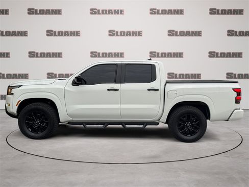 Used 2023 Nissan Frontier SV w/ Midnight Edition Package image 2