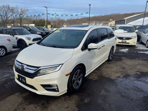 Used 2018 Honda Odyssey Touring image 1