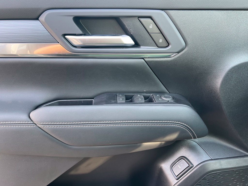 New 2027 GMC Terrain Elevation w/ Elevation Premium Package FWD image 21