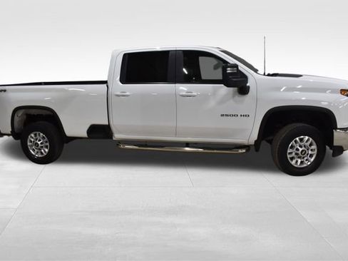 Used 2021 Chevrolet Silverado 2500 LT image 3