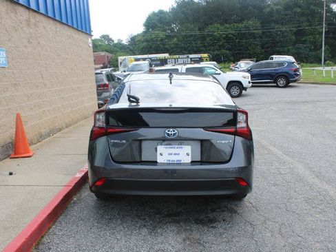 Used 2022 Toyota Prius LE FWD image 5