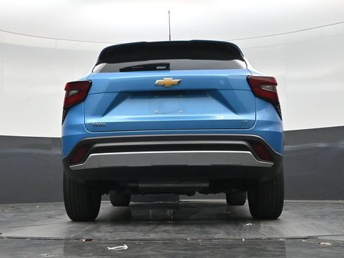 Used 2025 Chevrolet Trax LT FWD image 22