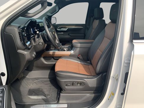 Used 2023 Chevrolet Silverado 1500 High Country w/ High Country Premium Package AWD/4WD image 20
