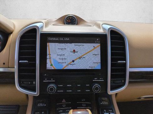 Used 2017 Porsche Cayenne AWD/4WD image 12