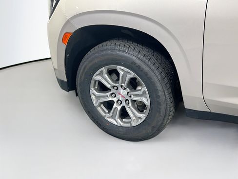 Used 2022 GMC Yukon XL SLE image 30